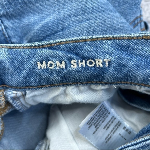 Ameican Eagle Shorts Womens 2 Mom Short Stretch Light Wash Cuffed Denim Casual - Picture 3 of 5